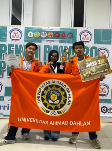 Mahasiswa Sastra Inggris UAD Juara Debat Nasional